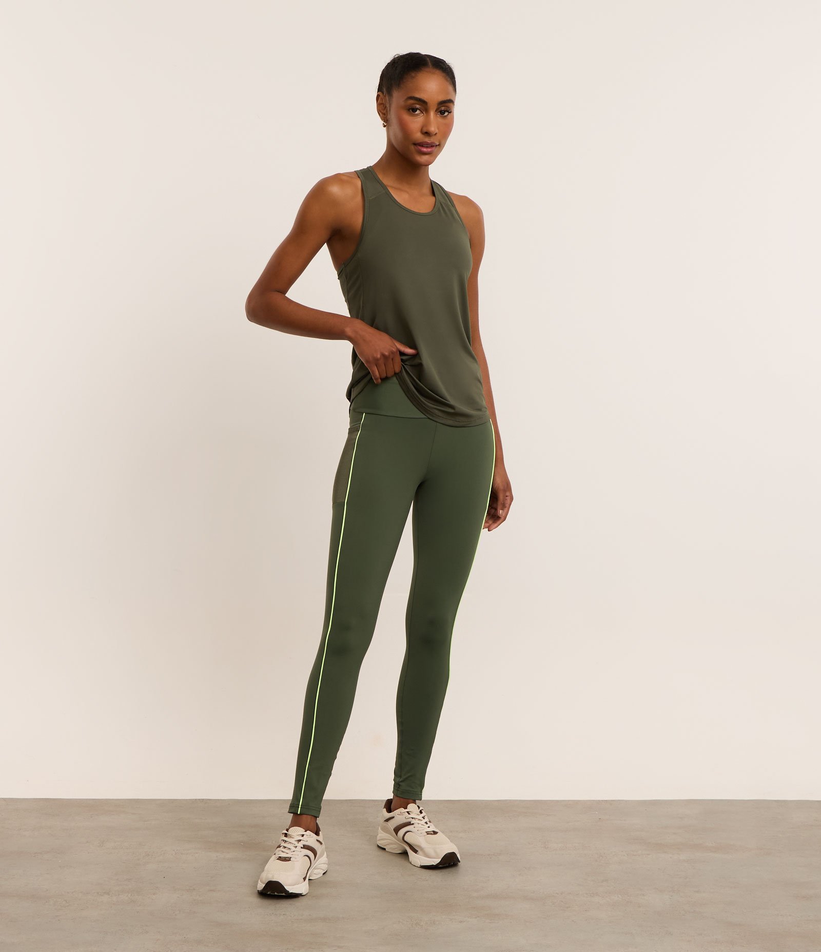 Regata Nadador Esportiva em Microfibra com Textura Verde Escuro 2