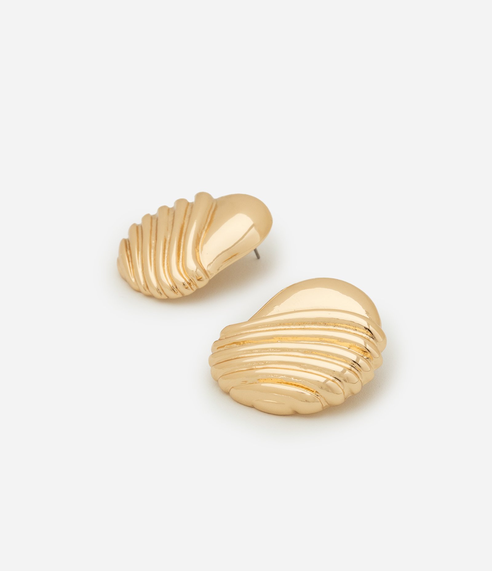 Brinco Botão com Textura de Ondas Dourado 2