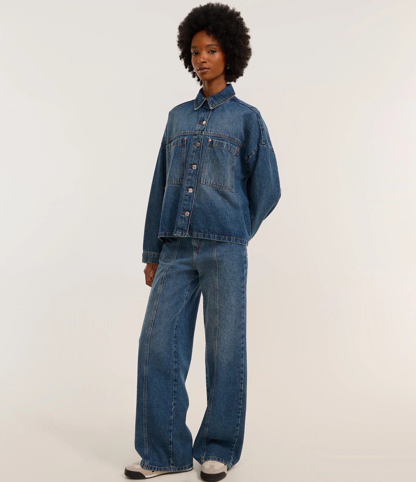 Camisa Overshirt em Jeans com Bolsos Frontais Azul 2