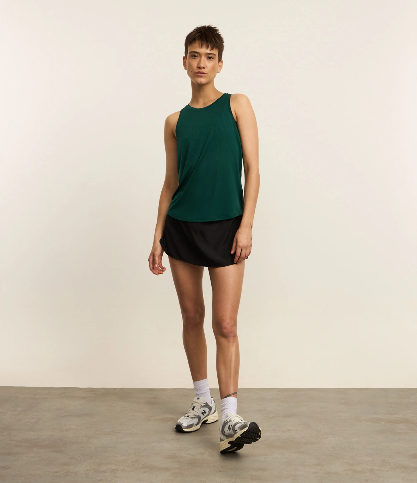 Regata Esportiva em Microfibra Texturizada e Barra Arredondada Verde 2