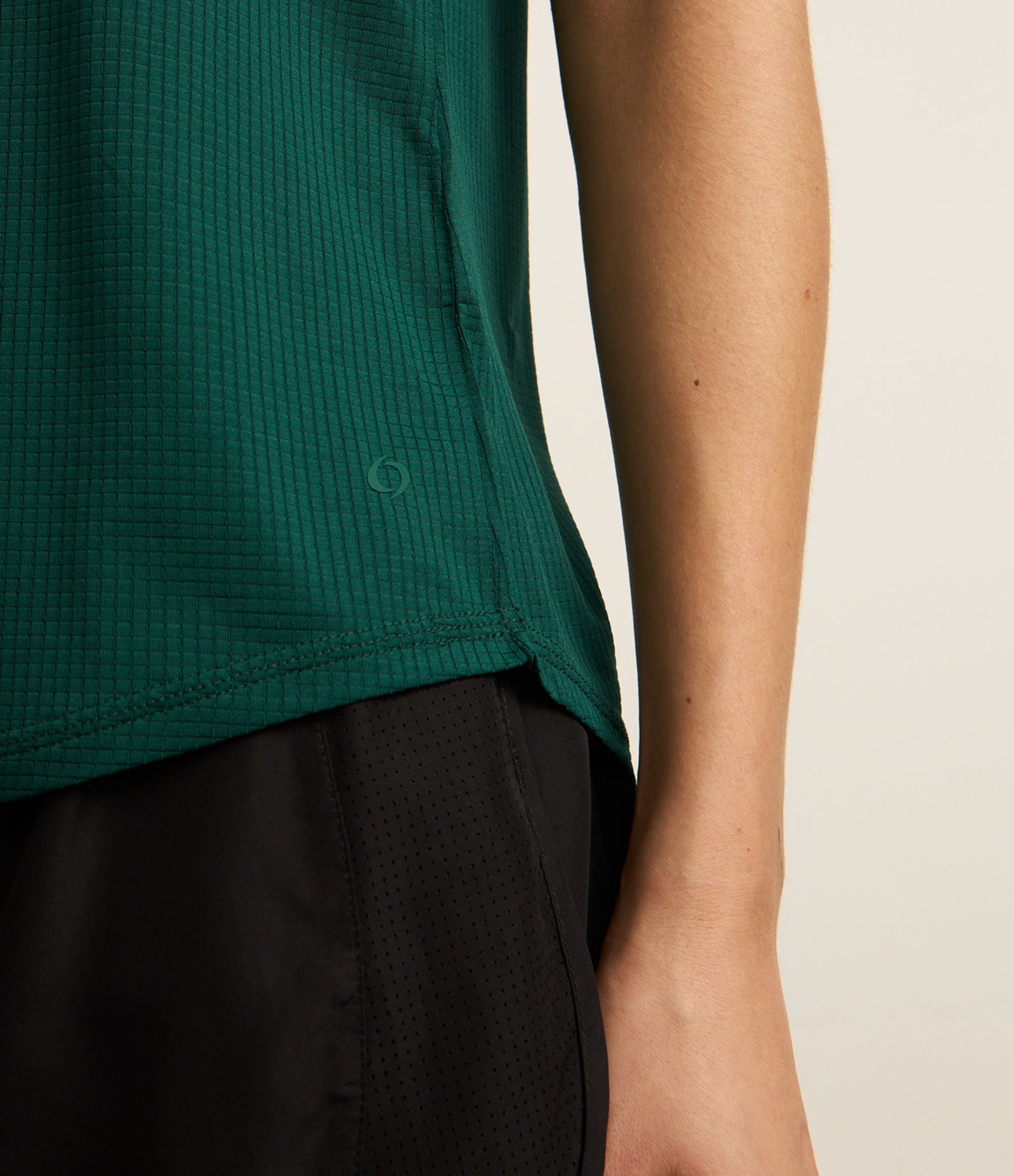 Regata Esportiva em Microfibra Texturizada e Barra Arredondada Verde 3