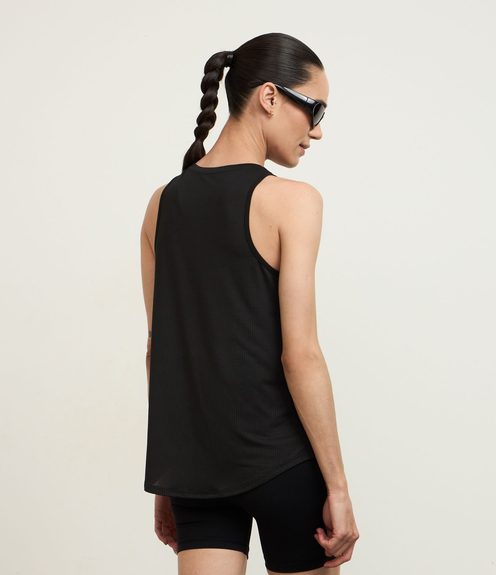 Regata Esportiva em Microfibra Texturizada e Barra Arredondada Preto 4