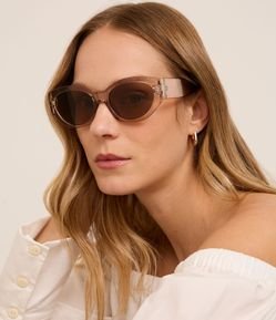 Óculos de Sol Geométrico Arredondado Translúcido com Lente Marrom Total