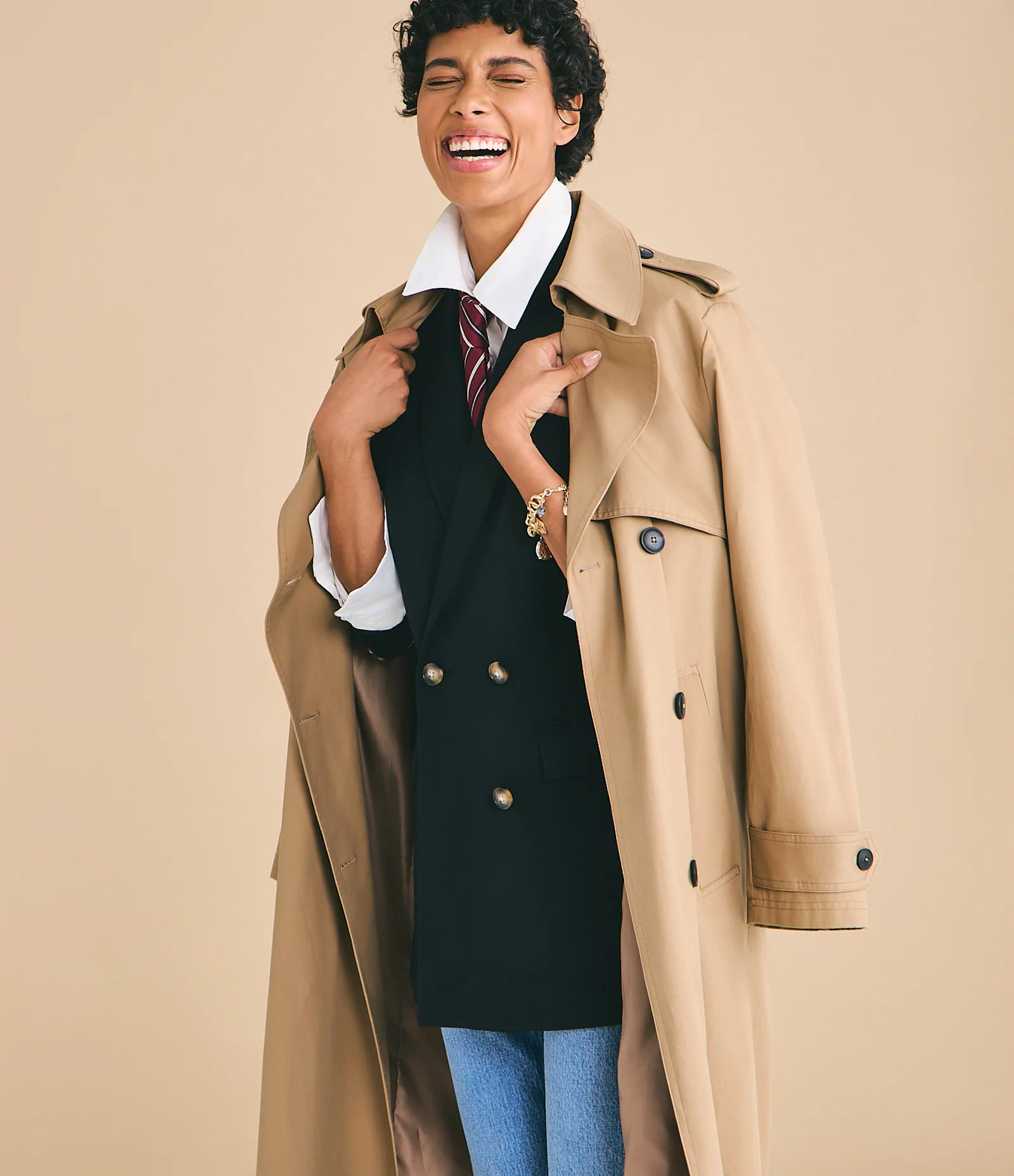 Trench Coat Alongado em Gabardine com Faixa para Amarração Marrom 1