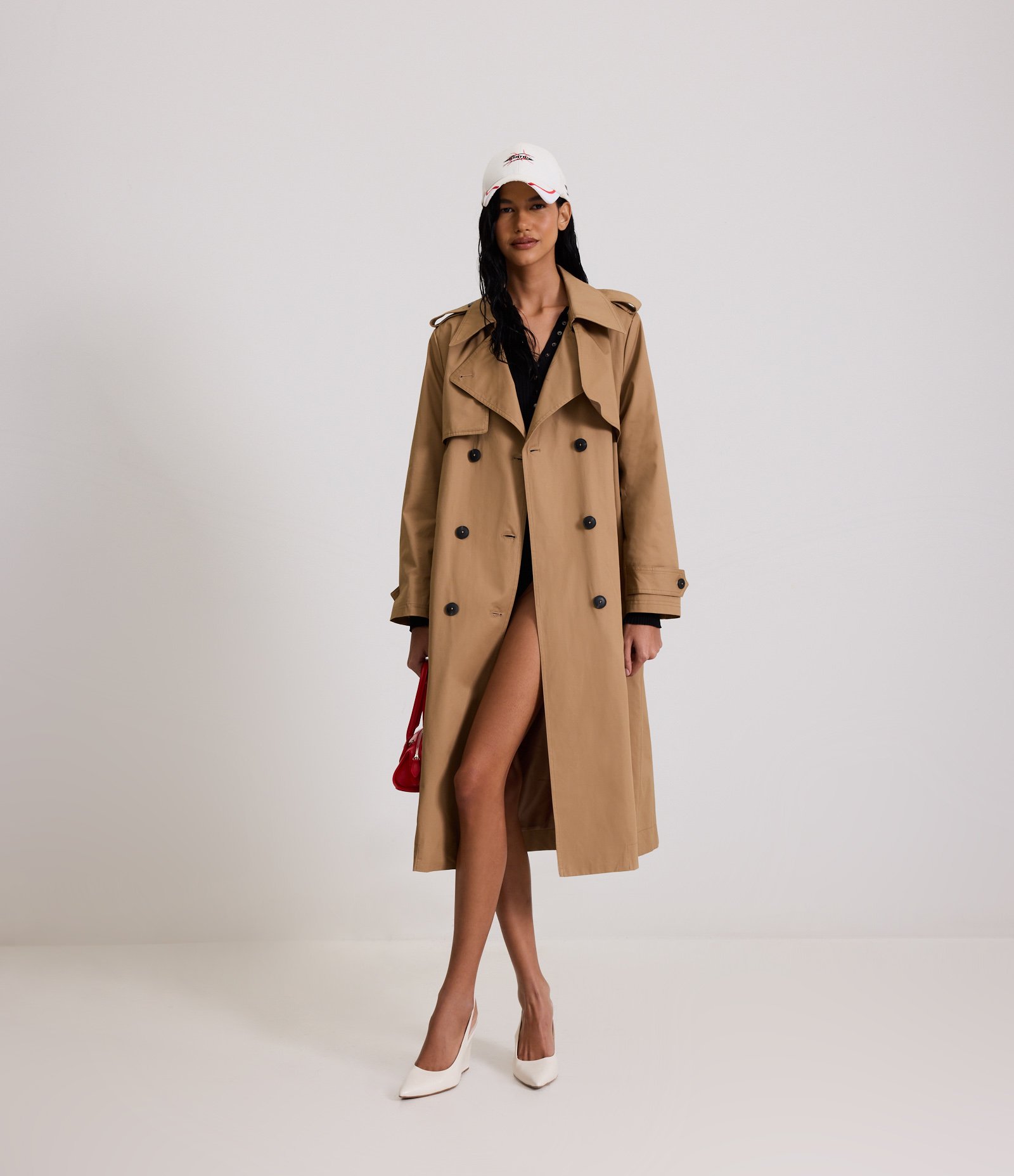Trench Coat Alongado em Gabardine com Faixa para Amarração Marrom 4