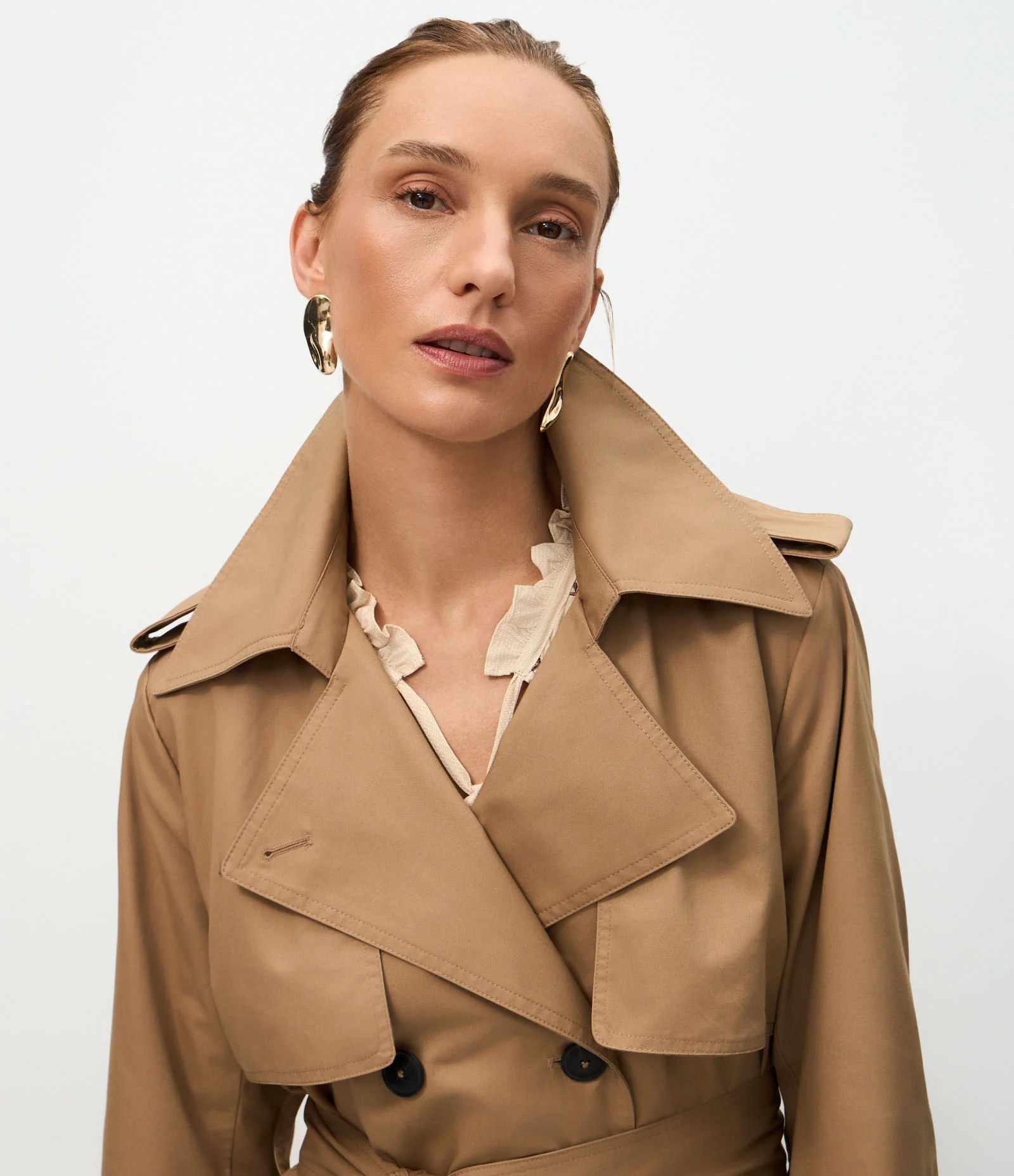 Trench Coat Alongado em Gabardine com Faixa para Amarração Marrom 9