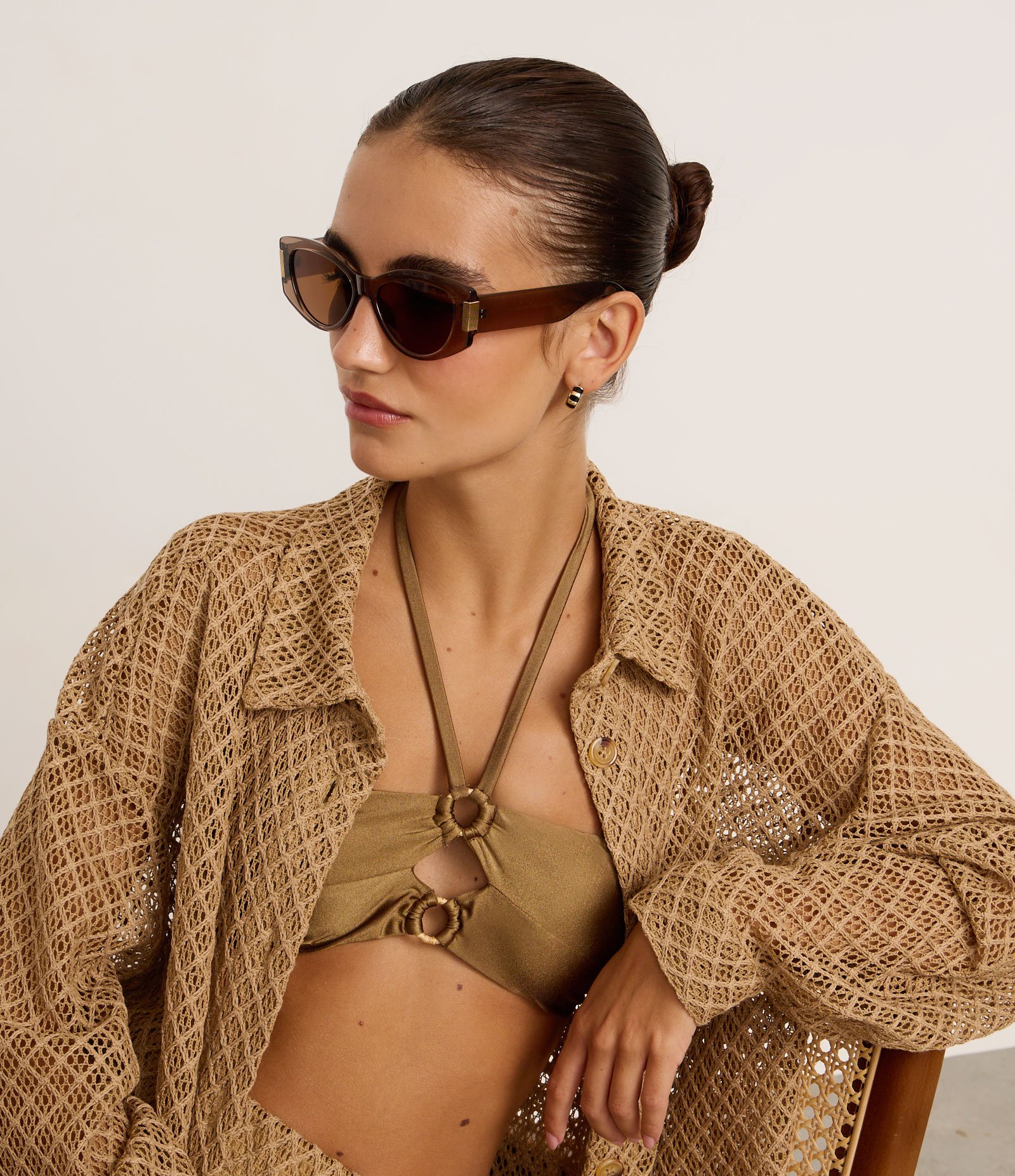 Óculos de Sol Quadrado Levemente Gateado com Detalhe Lateral de Metal Marrom 5