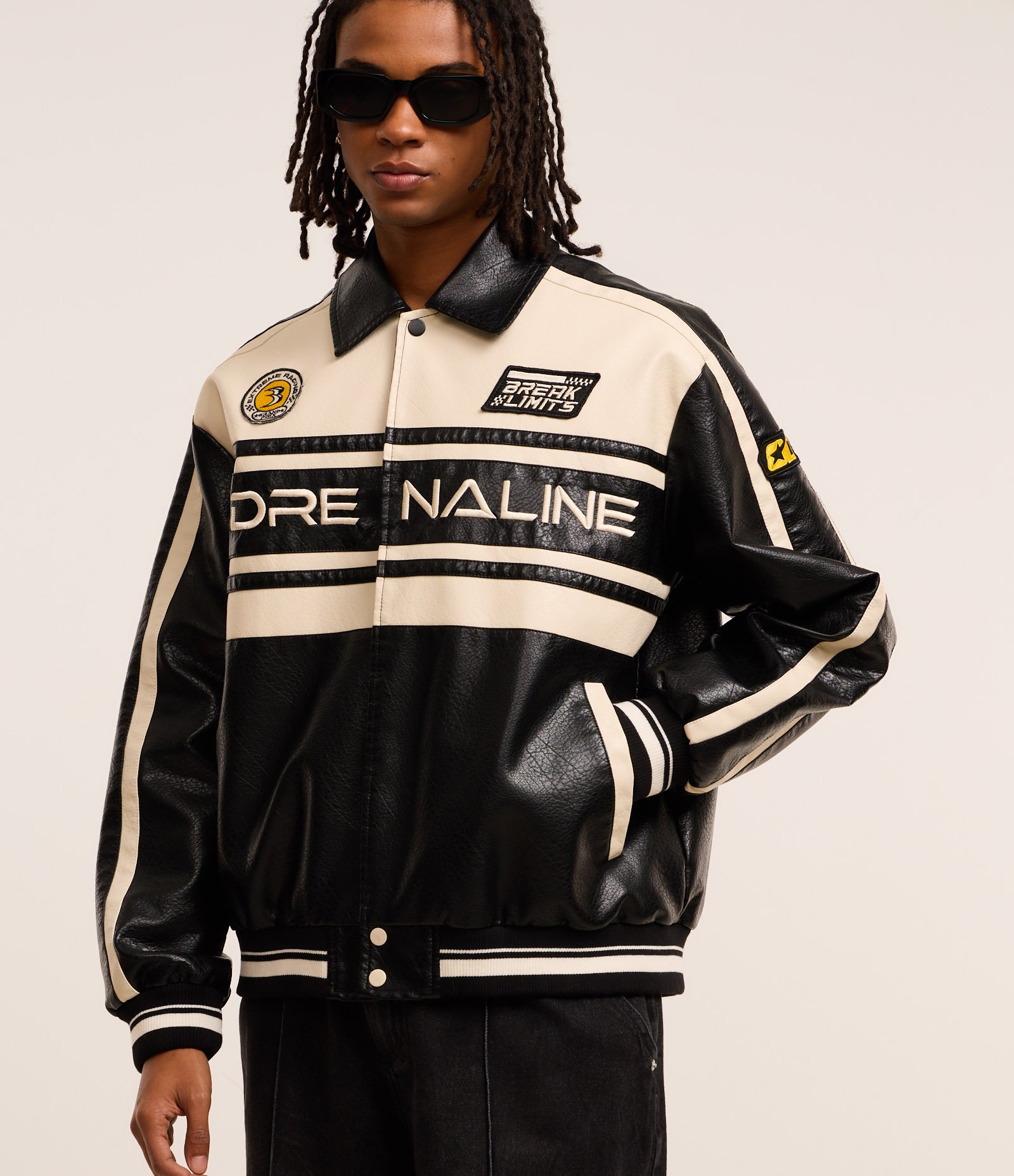 Jaqueta Boxy Racing em PU com Estampa Lettering Preto 1