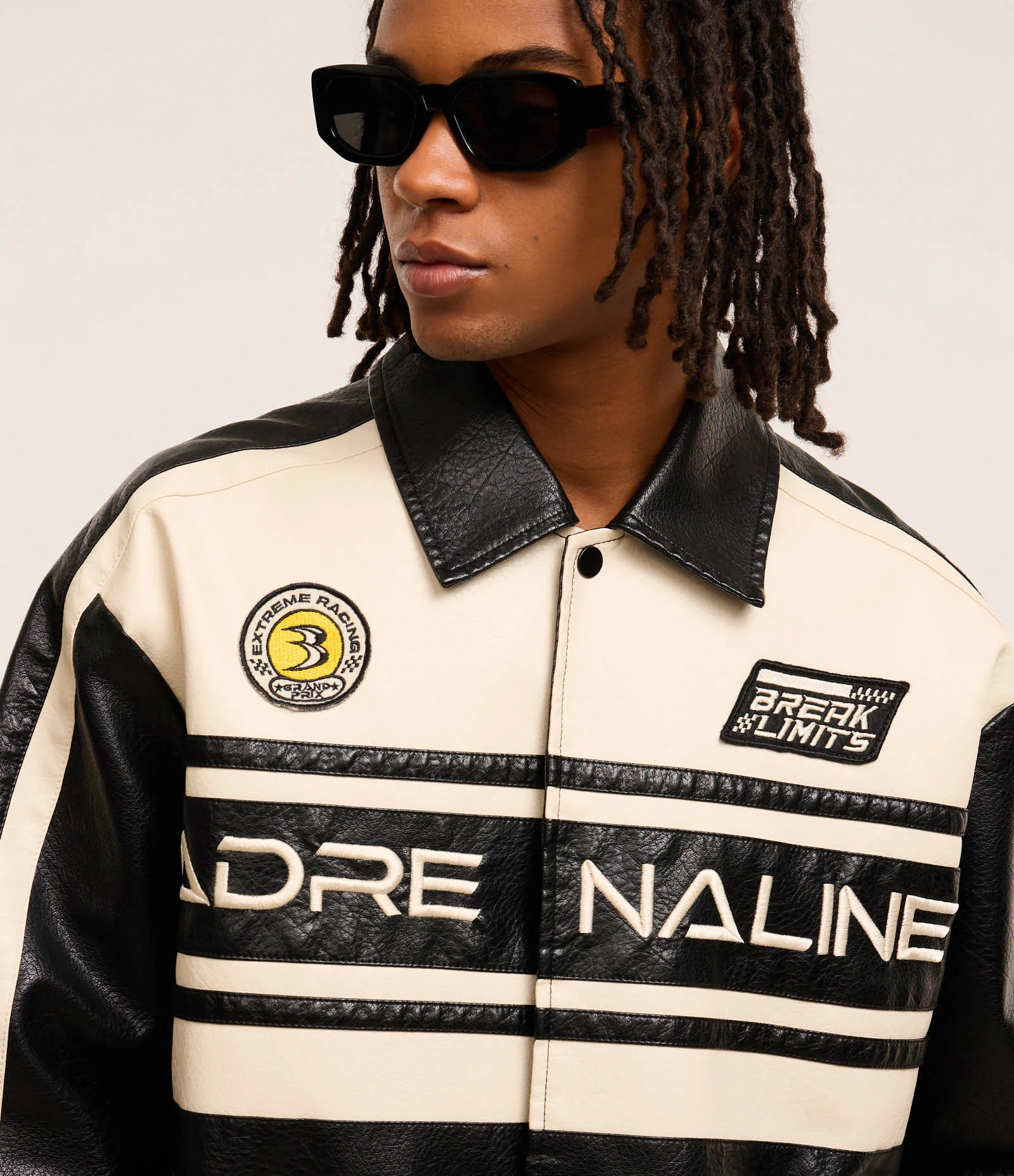 Jaqueta Boxy Racing em PU com Estampa Lettering Preto 5