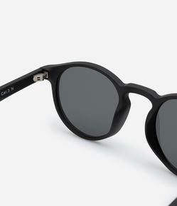 Óculos de Sol Redondo com Aro Fosco e Detalhes