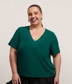 Blusa em Viscose com Decote em V Curve & Plus Size