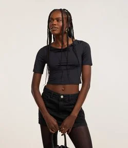 Blusa Cropped em Microfibra com Decote Degagê