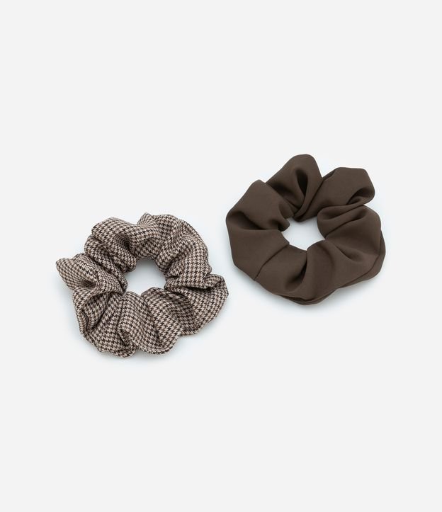 Kit 02 Scrunchies Liso e Estampado Xadrez