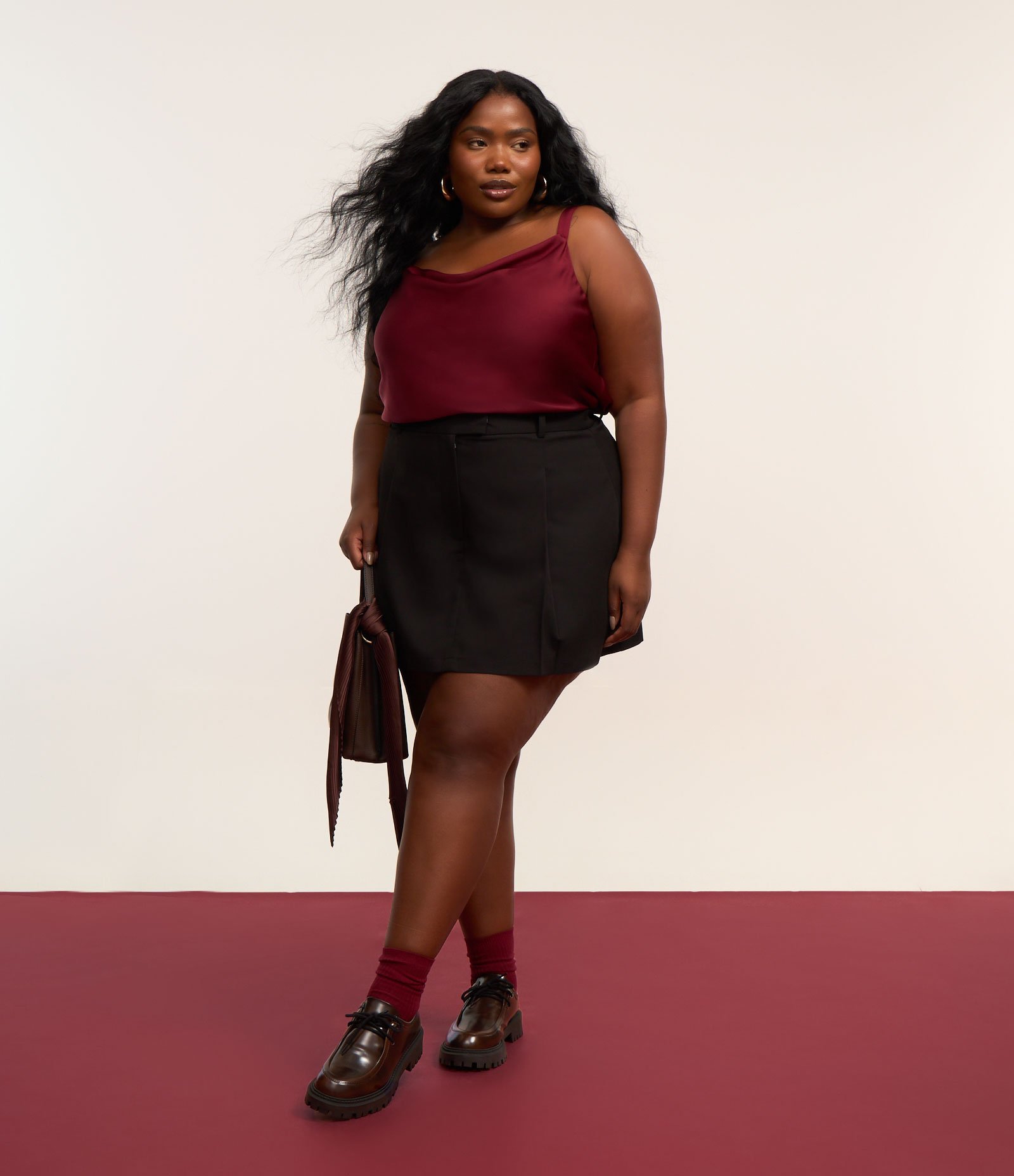 Short Saia Alfaiataria Curve & Plus Size Preto 1