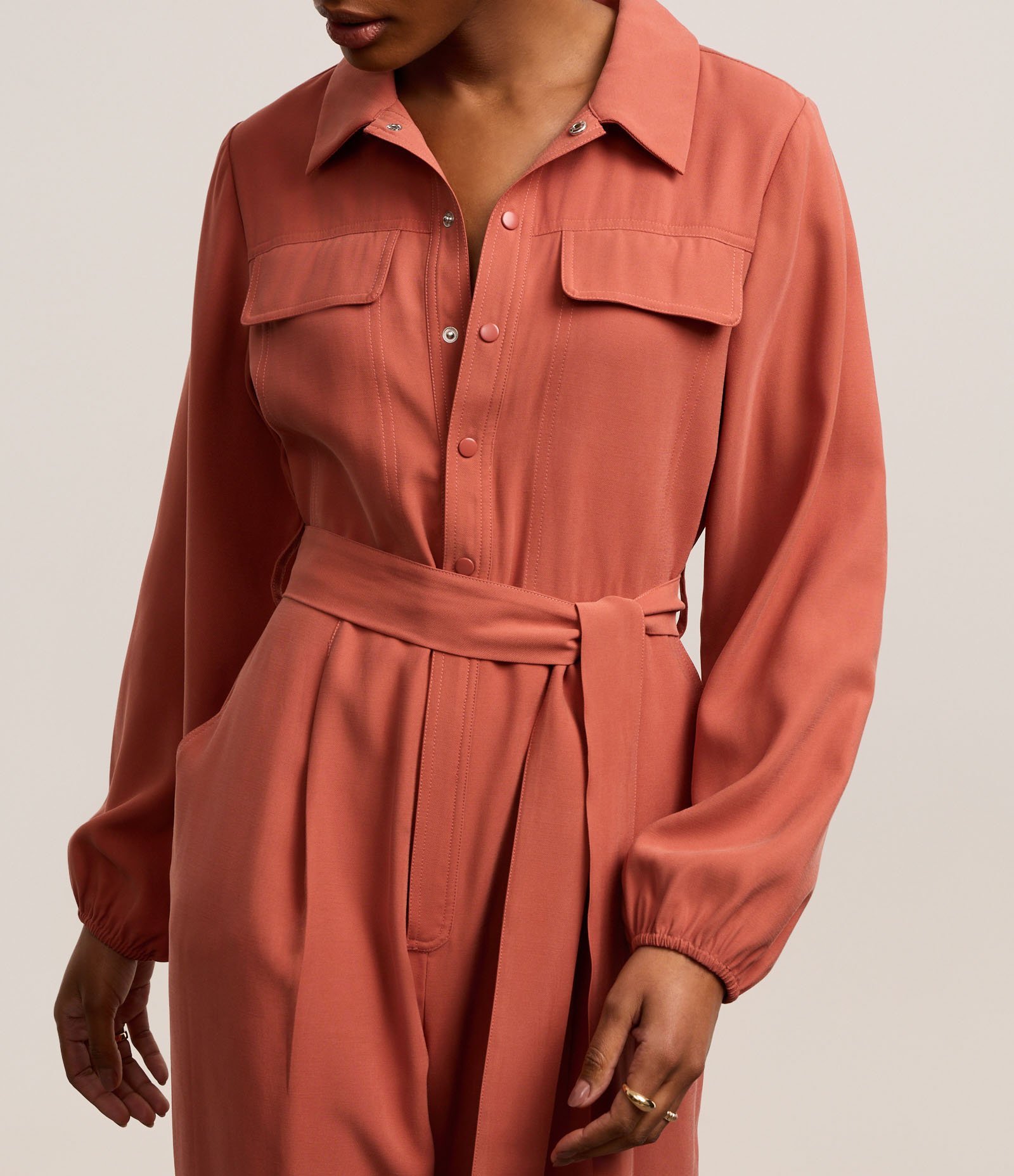 Macacão Alfaiatado em Viscolinho com Botões e Cinto de Tecido Terracota 4