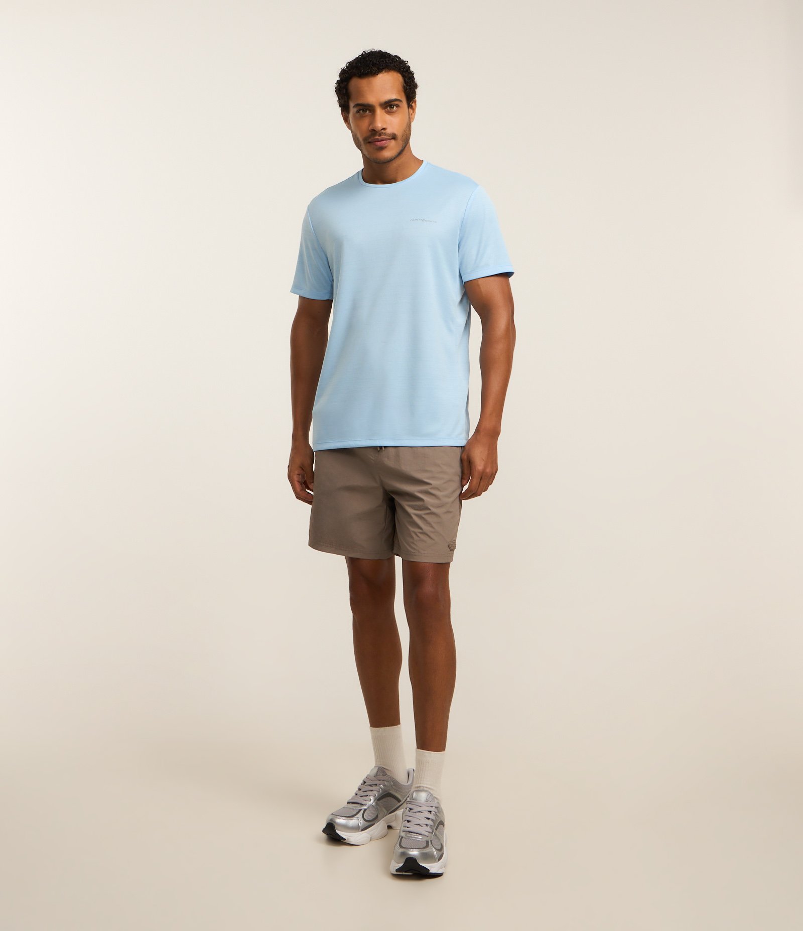 Camiseta Esportiva com Tecnologia Dry e Estampa Refletiva Azul claro 2