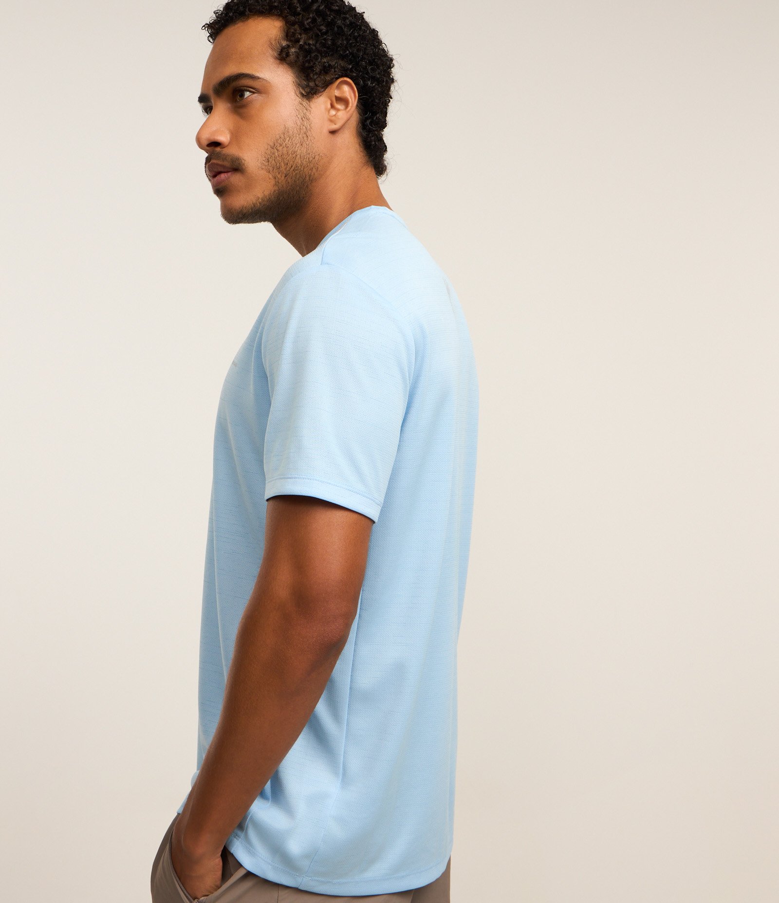 Camiseta Esportiva com Tecnologia Dry e Estampa Refletiva Azul claro 5