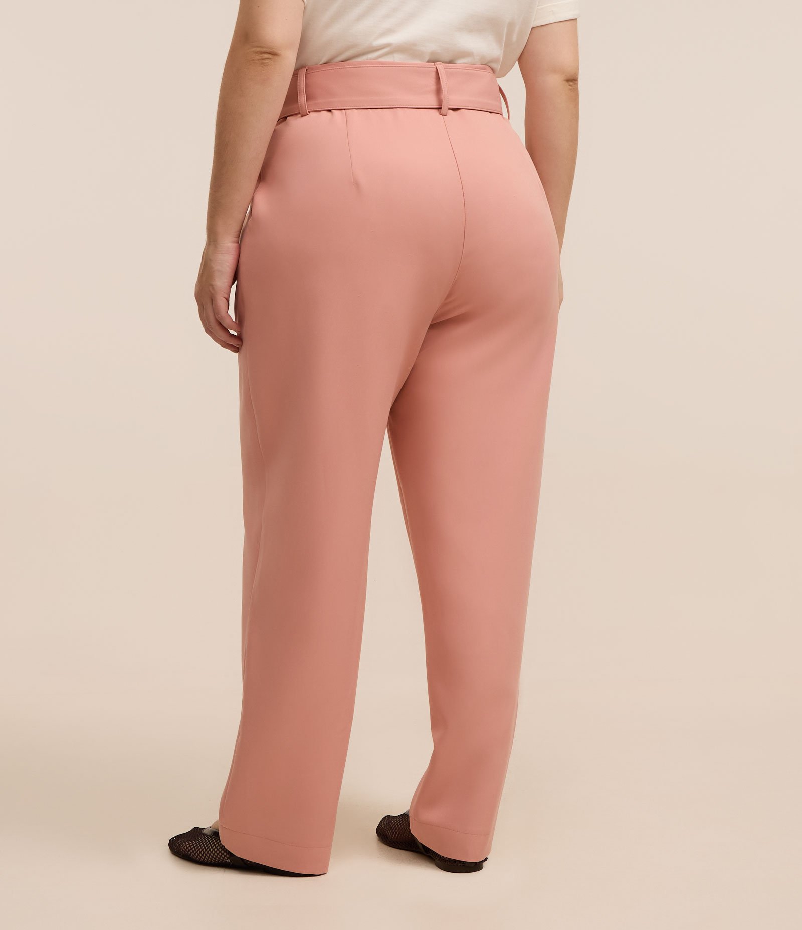 Calça Cenoura Alfaiatada com Pregas e Cinto Curve & Plus Size Rosa 3