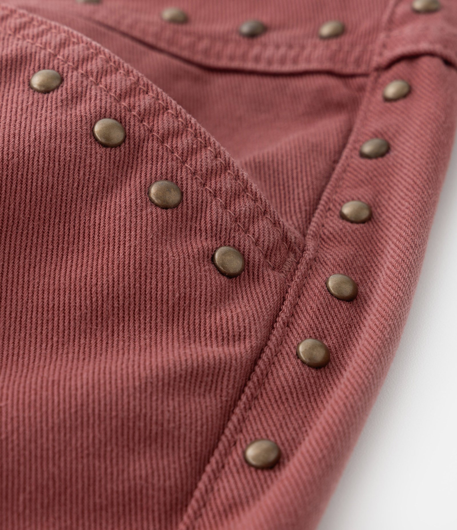 Saia Curta em Sarja com Tachinhas Frontais Curve & Plus Size Vermelho 8