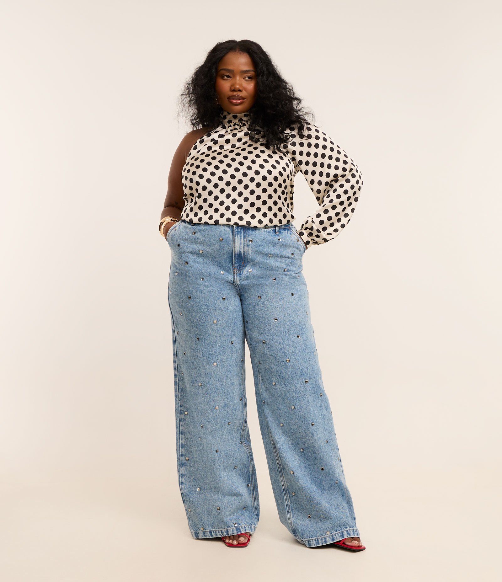 Blusa Poá Acetinada Coleção Rita Carreira Curve & Plus Size Branco/Preto 5