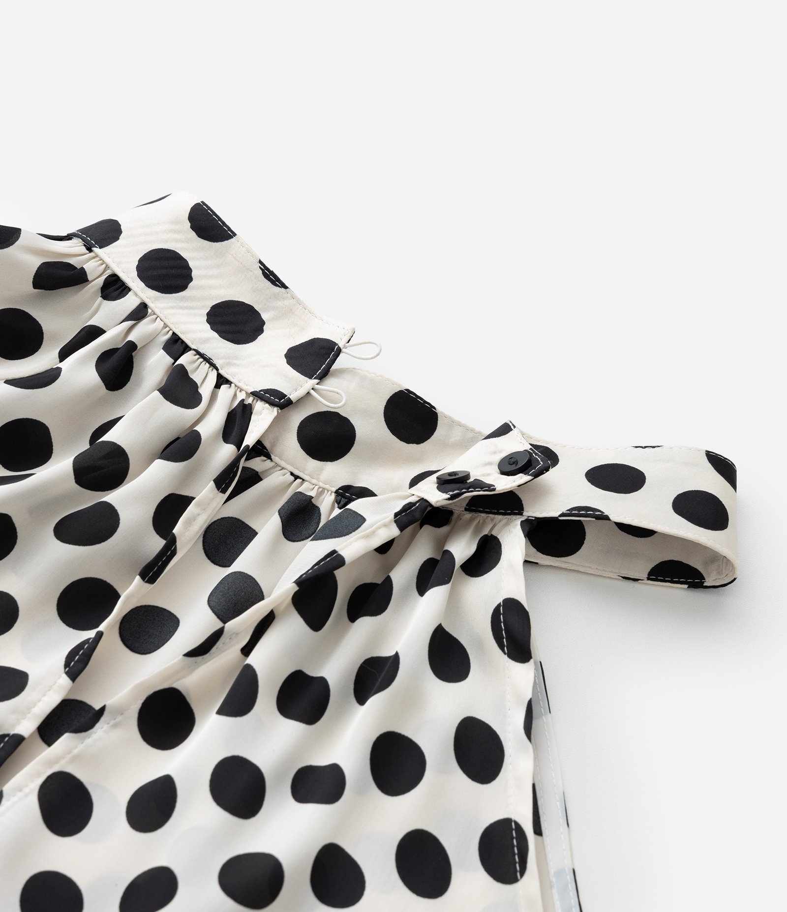 Blusa Poá Acetinada Coleção Rita Carreira Curve & Plus Size Branco/Preto 11