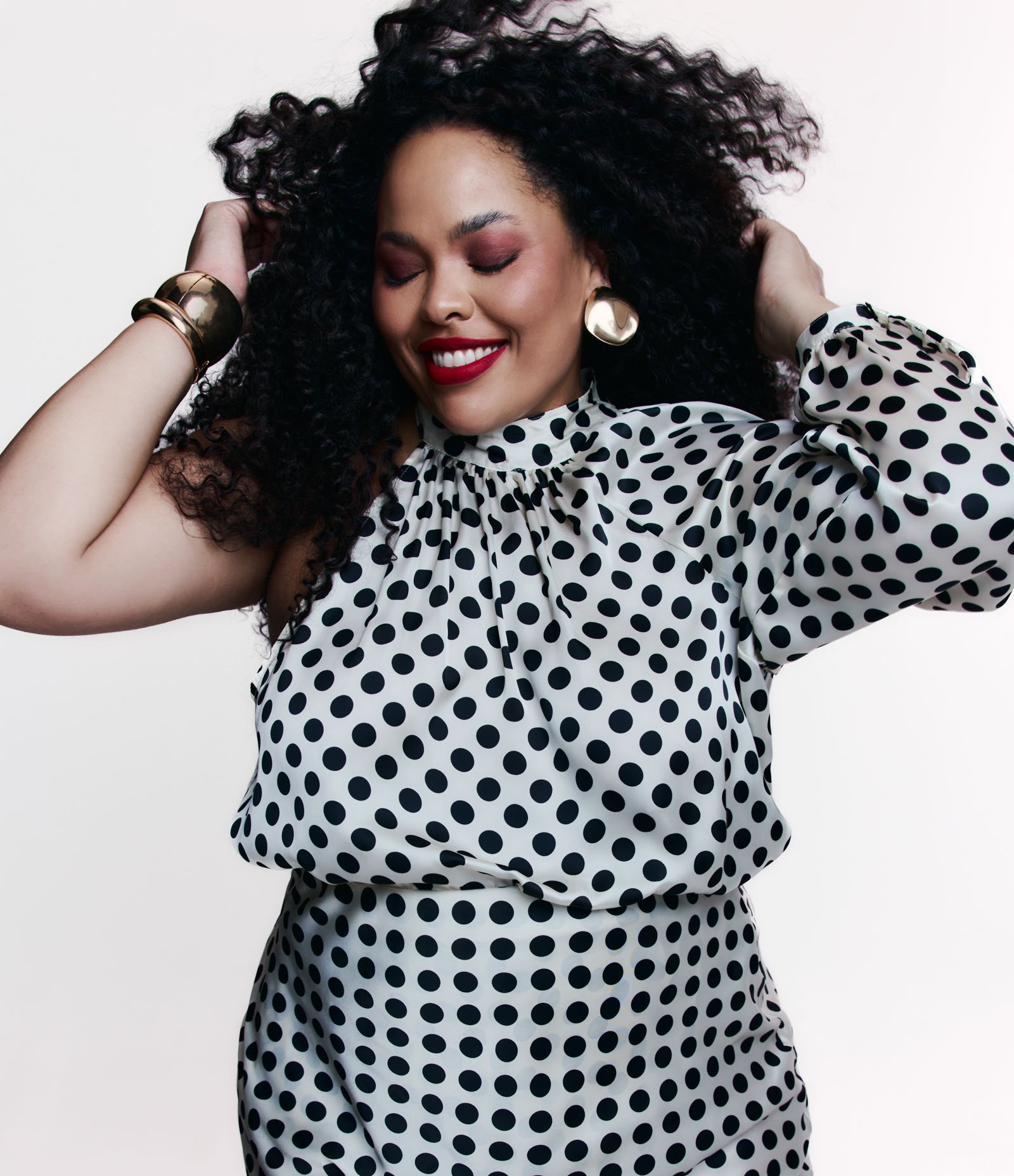 Blusa Poá Acetinada Coleção Rita Carreira Curve & Plus Size Branco/Preto 2