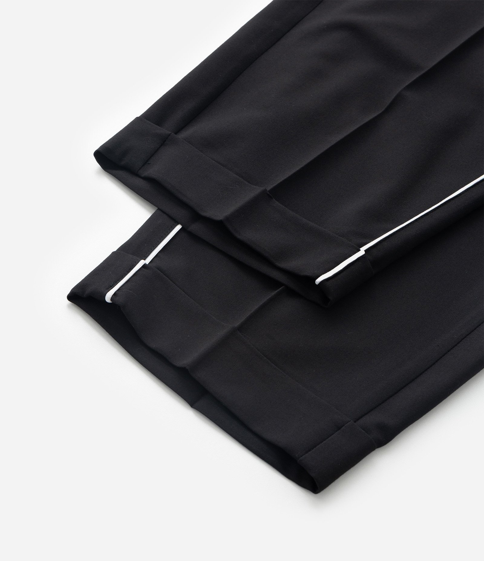 Calça Cenoura em Crepe com Detalhe Lateral Curve & Plus Size Preto 8