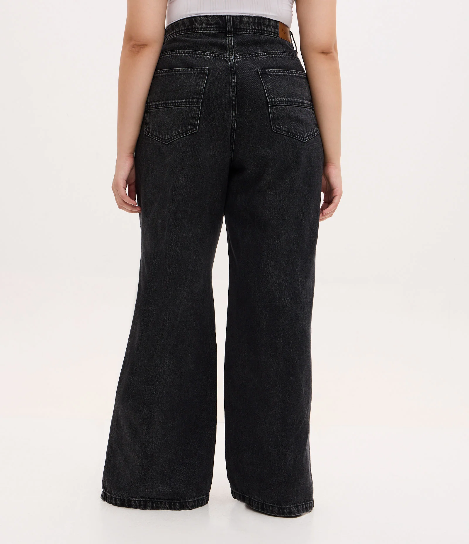 Calça Wide Leg em Jeans Marmorizado Curve & Plus Size Preto 5