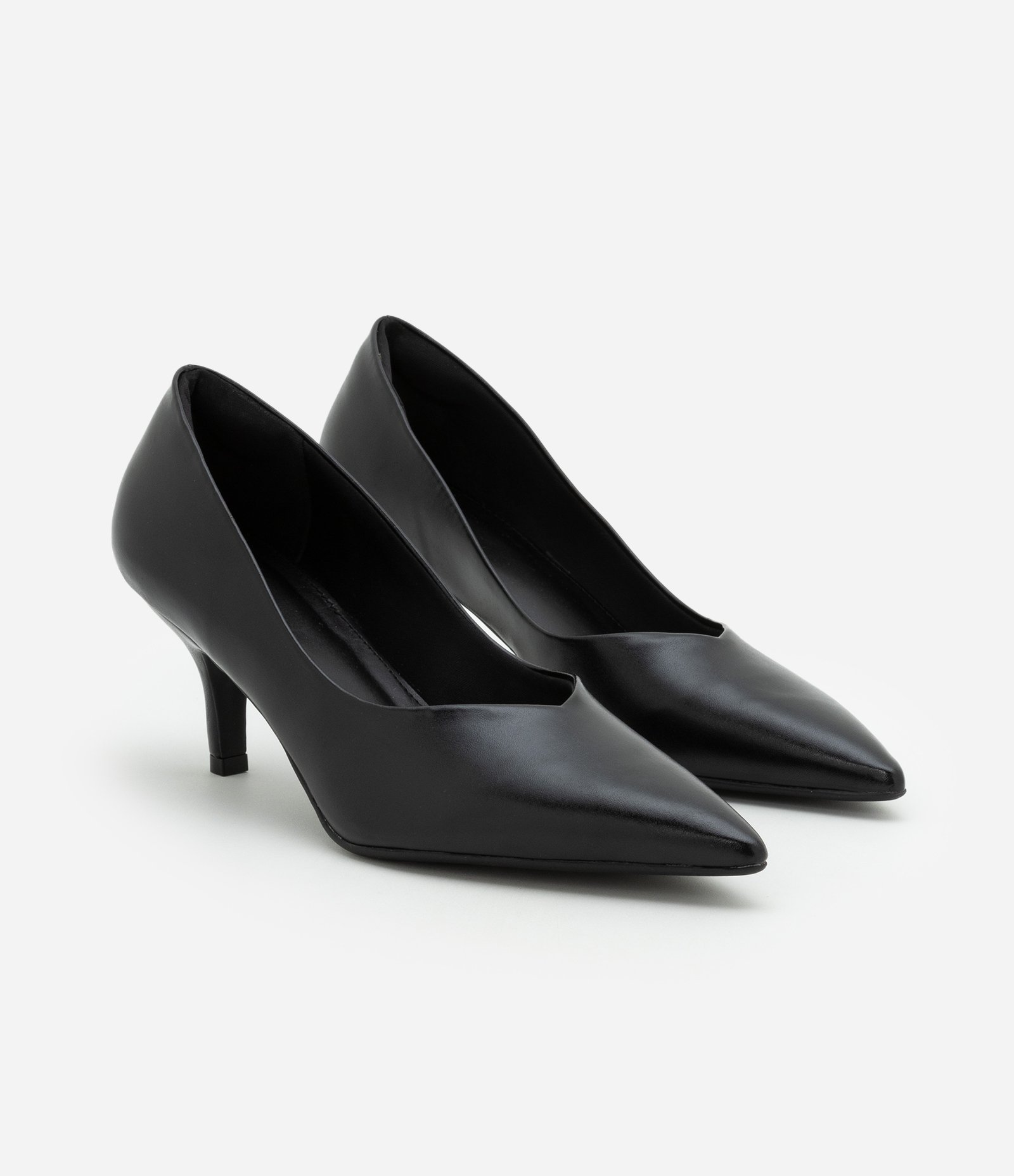 Sapato Scarpin em PU com Salto Médio Preto 2