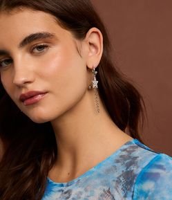 Brinco Argola Assimétrico com Pingente de Estrela e Piercing com Spikes e Strass