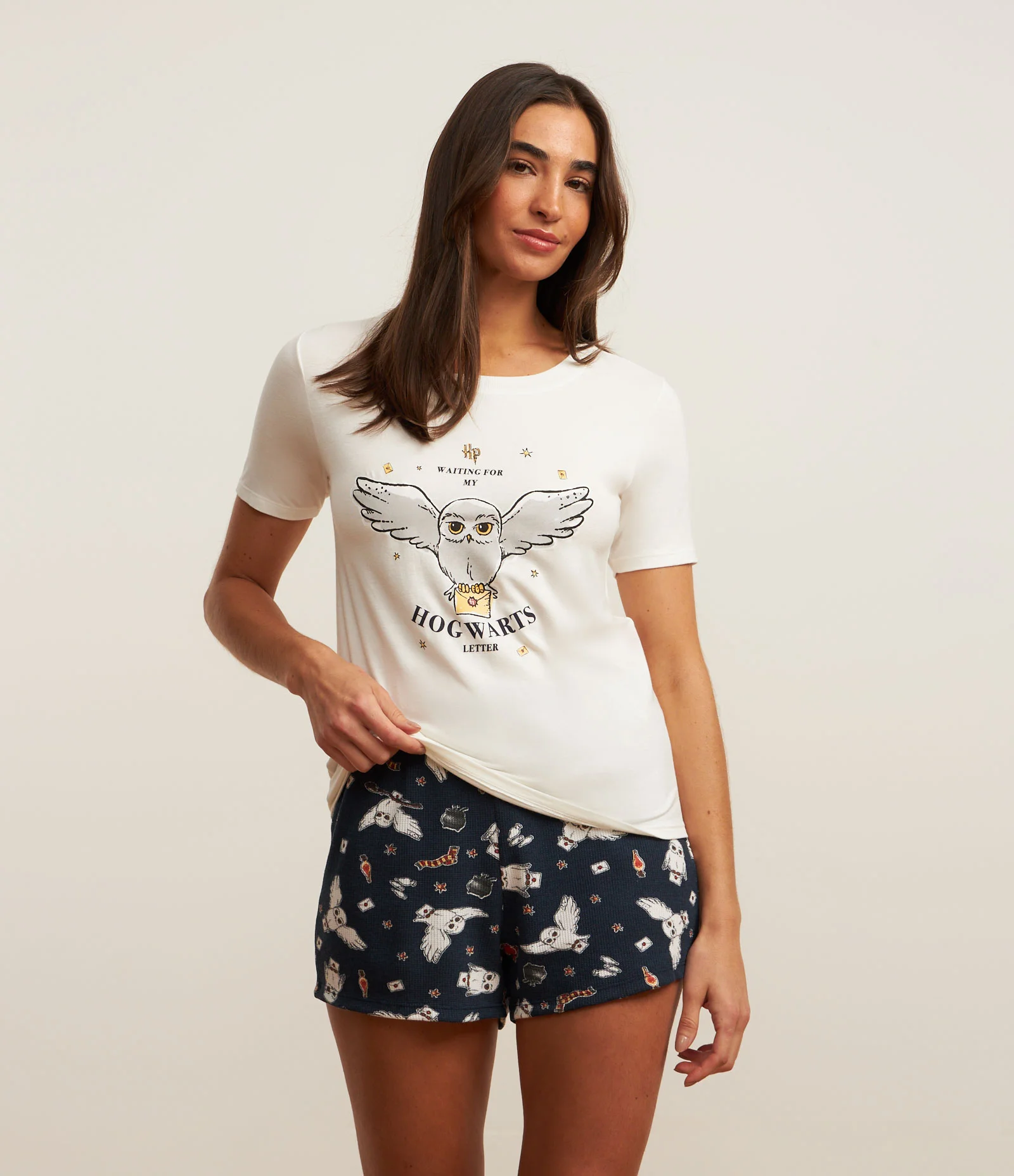 Pijama Short Doll com Estampa Correio de Hogwarts Branco/Preto 1