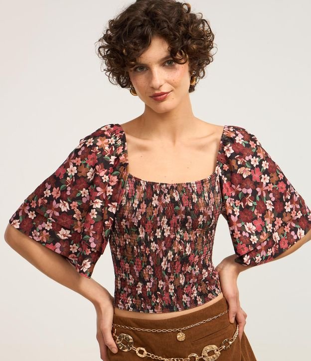 Blusa Ombro a Ombro com Detalhe Duplo na Manga e Estampa Floral
