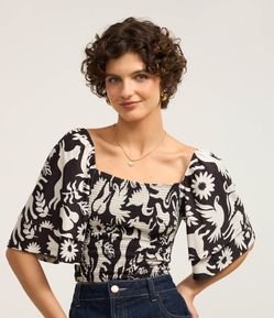 Blusa Ombro a Ombro com Camada nas Mangas e Estampa Animais