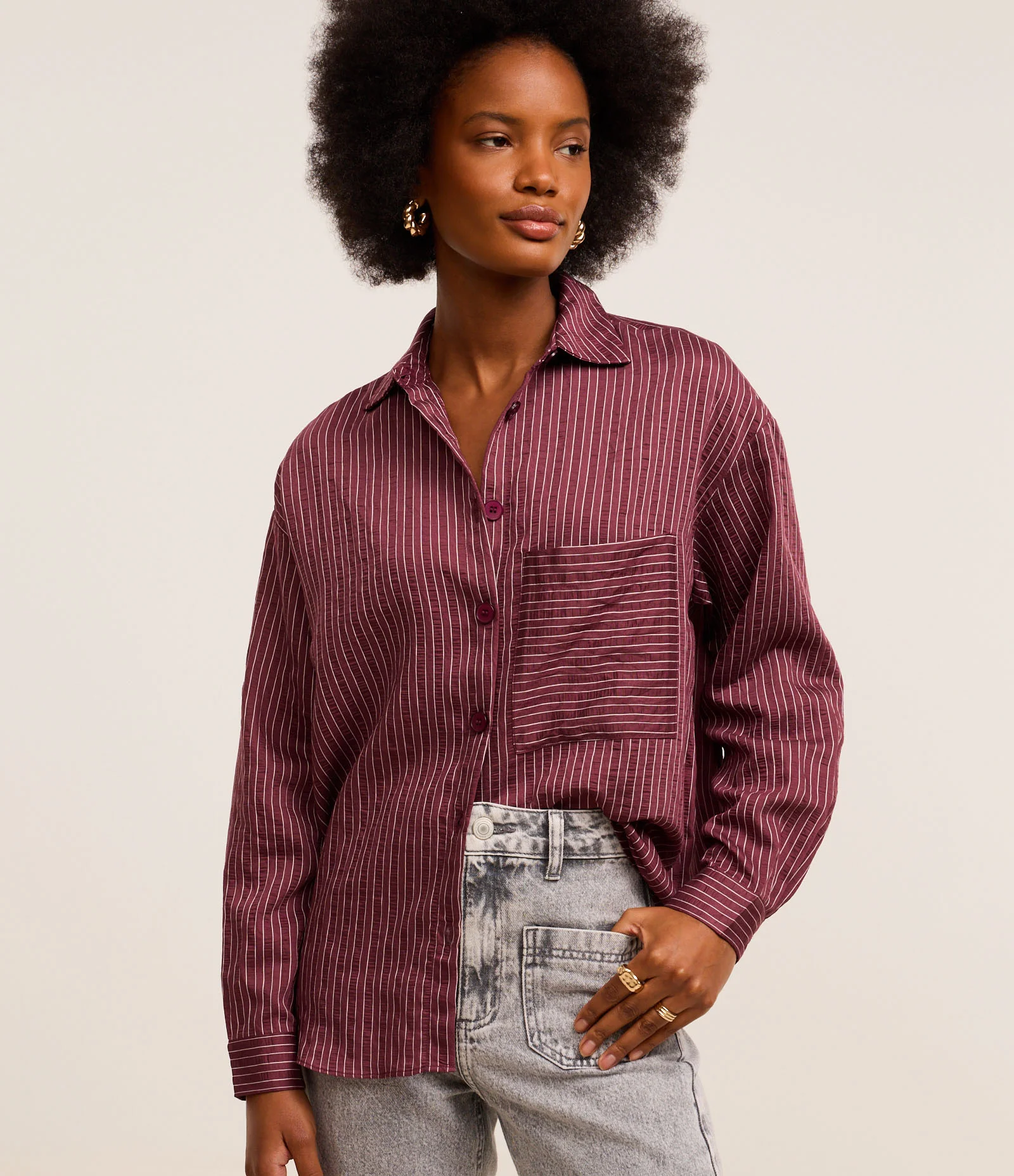 Camisa Listrada em Tricoline Texturizado com Bolso Bordô 1