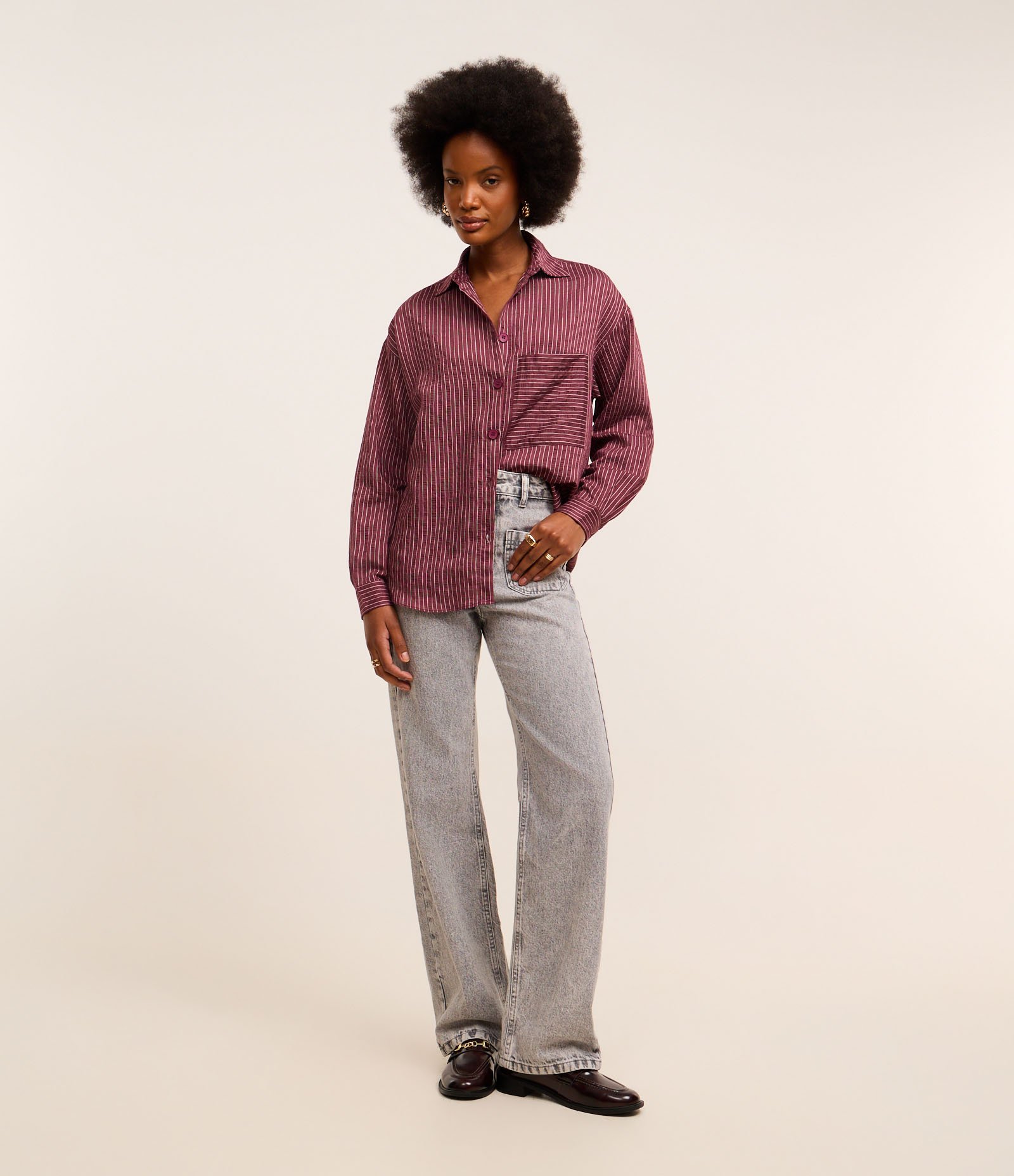 Camisa Listrada em Tricoline Texturizado com Bolso Bordô 2