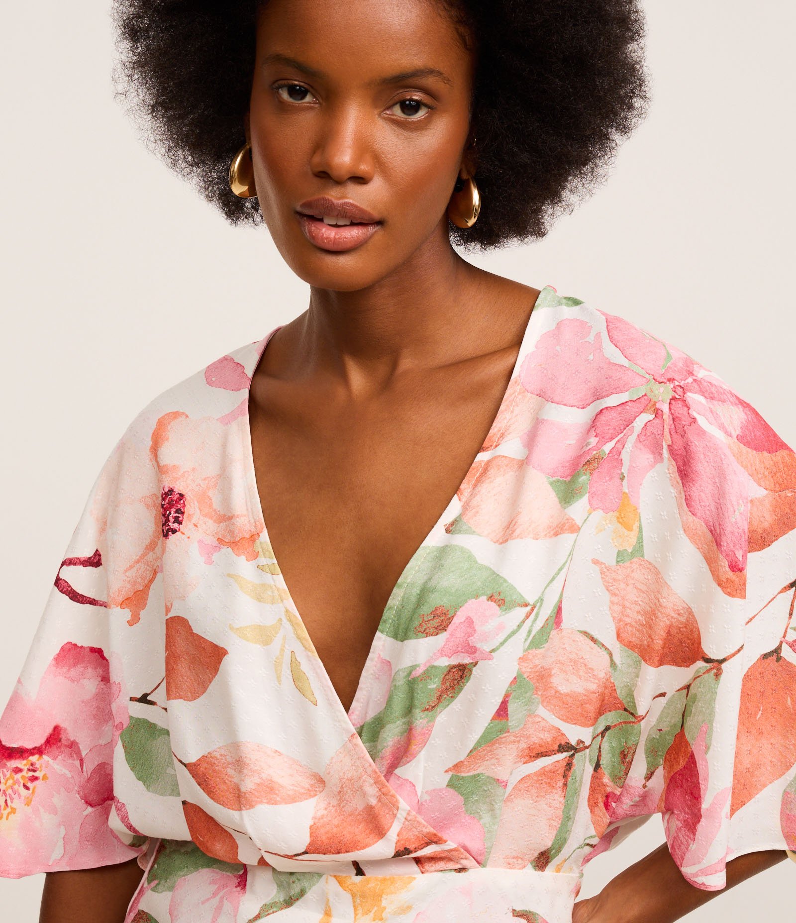 Blusa Comfy em Viscose com Estampa Floral Aquarelada Rosa/Verde/Branco 3