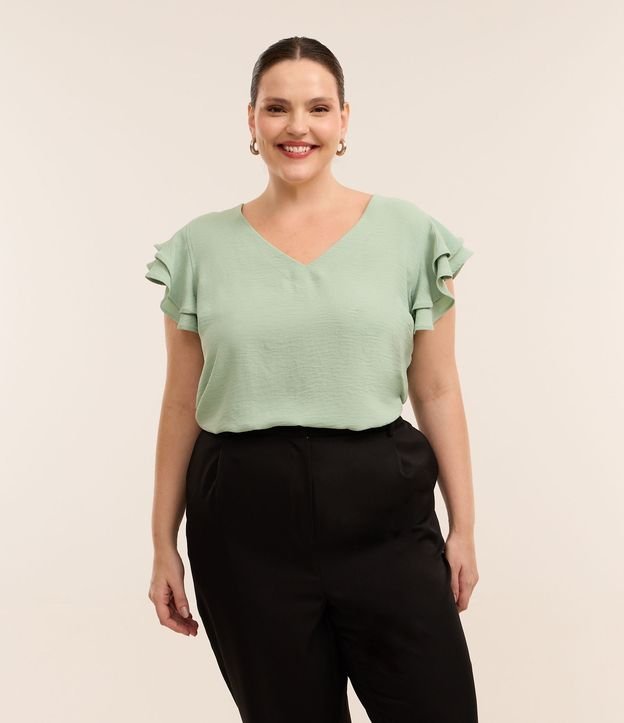 Blusa em Crepe com Babado no Ombro Curve & Plus Size
