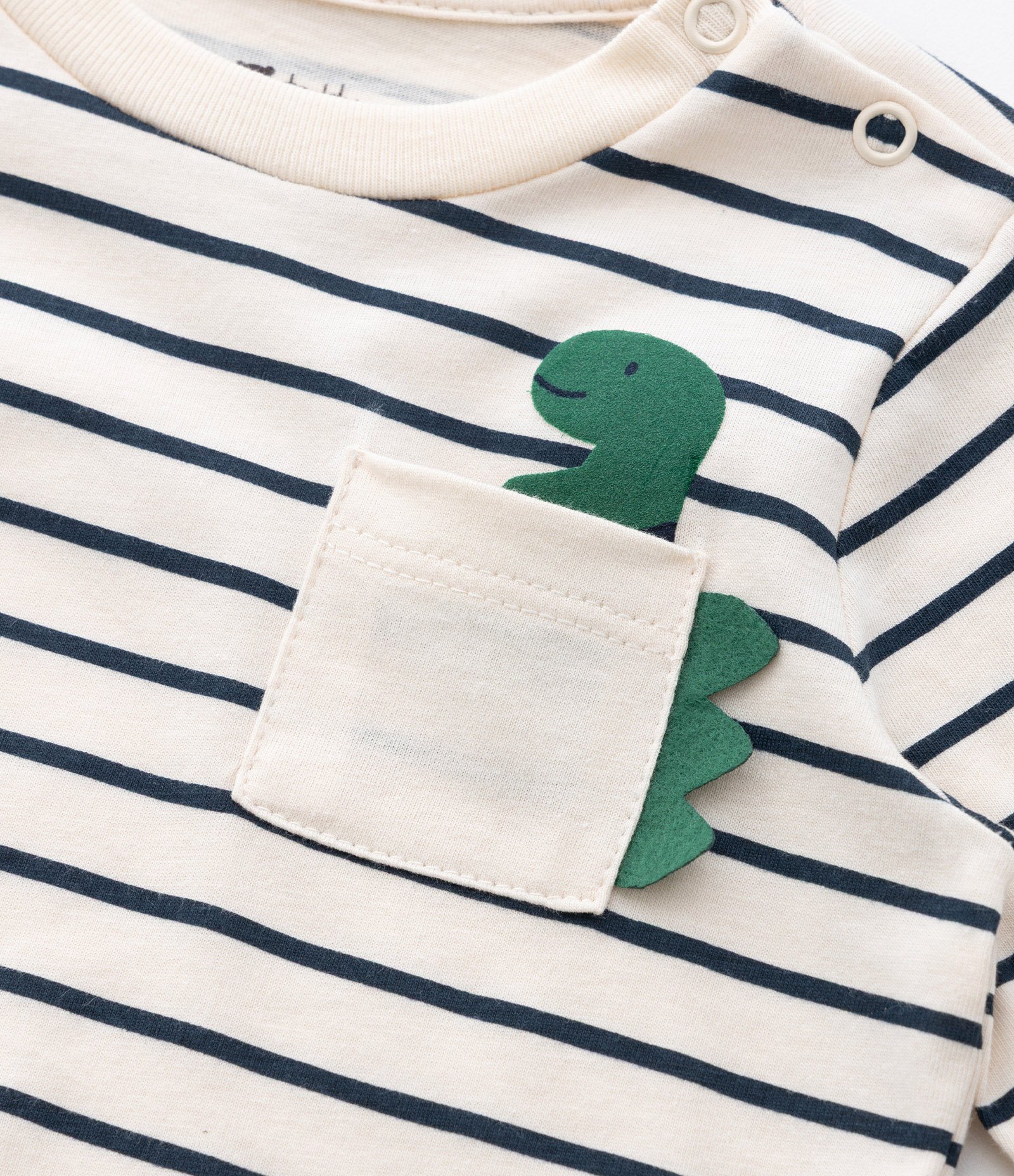 Camiseta Infantil com Bolsinho e Estampa Dino - Tam 0 a 18 meses Bege/Verde 6