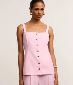 Colete com Linho e Botões de Efeito Martelado