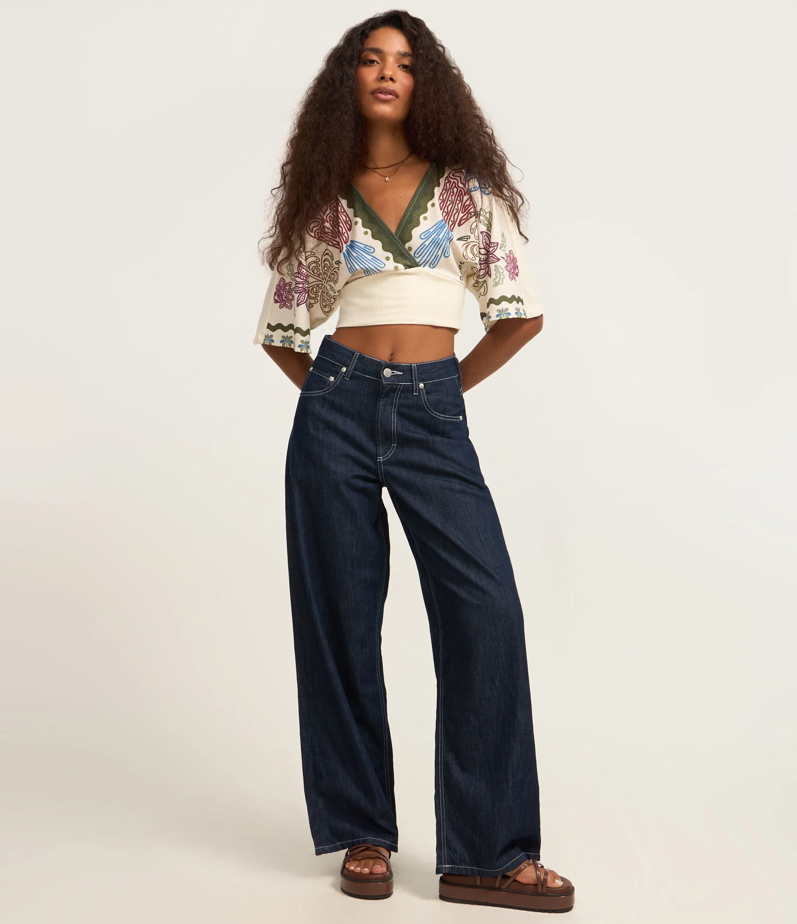 Blusa Cropped Texturizada com Estampa Araras Off White 2