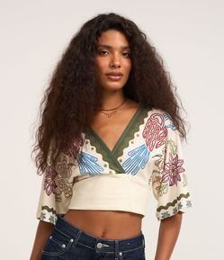 Blusa Cropped Texturizada com Estampa Araras