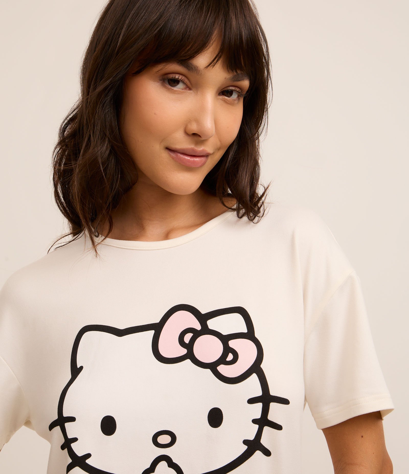 Blusa de Pijama com Estampa da Hello Kitty Bege 4
