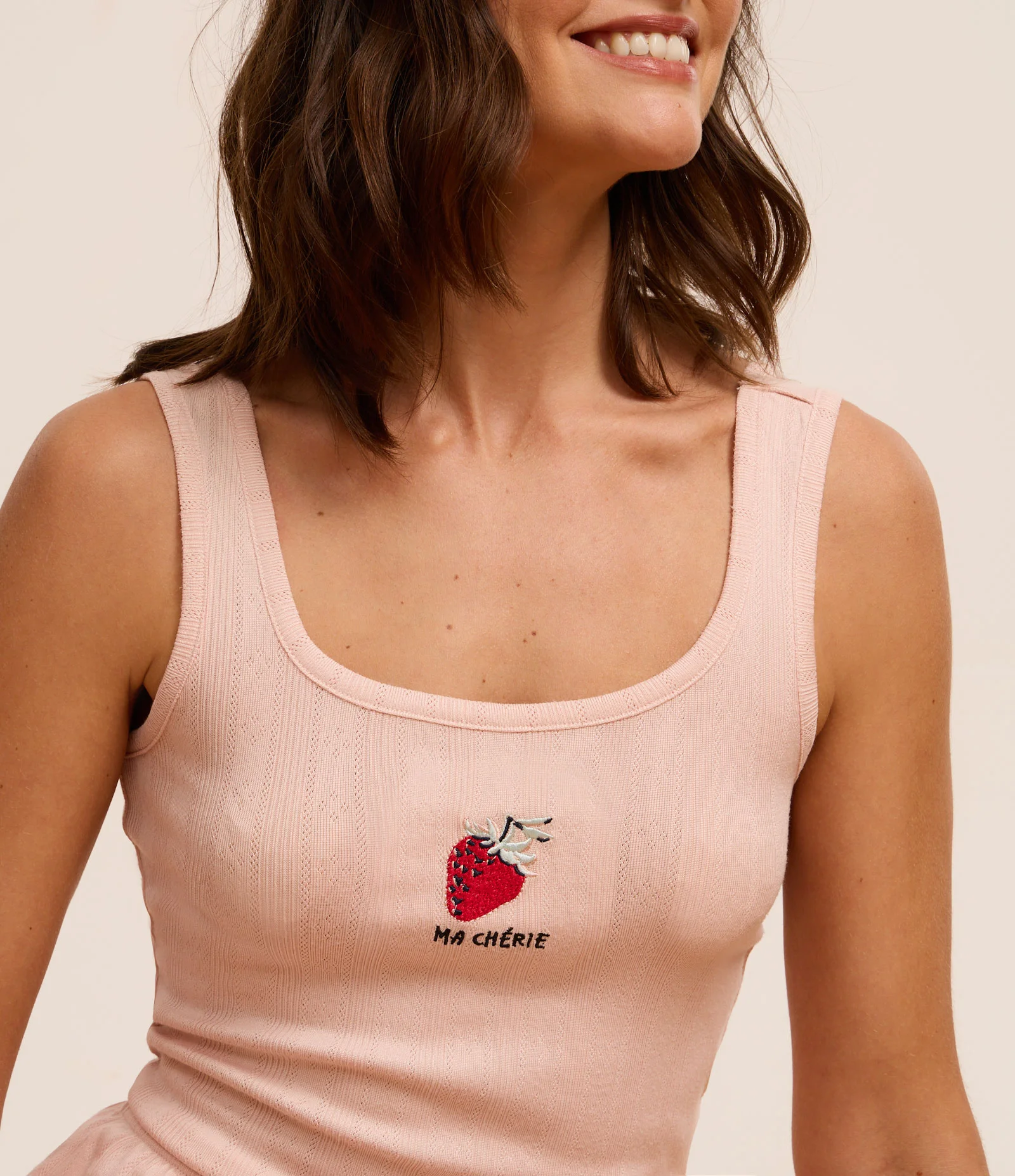 Pijama Short Doll em Malha Texturizada com Bordado de Moranguinho Rosa 2