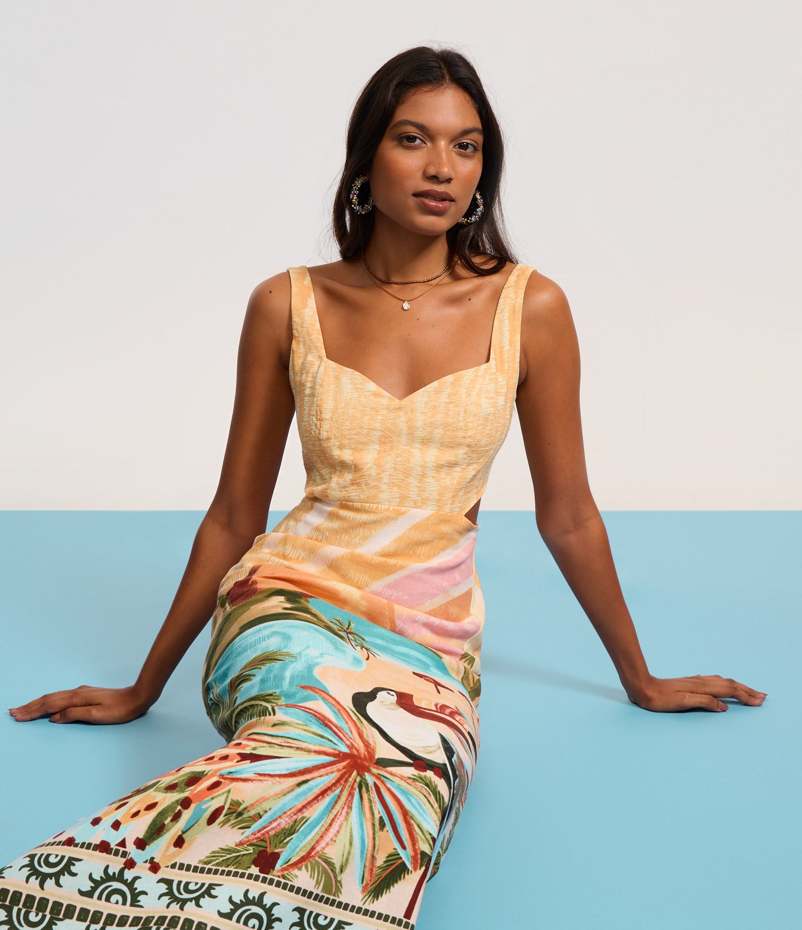 Vestido New Midi em Viscose com Recorte Lateral e Estampa Tropical Amarelo 6