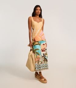 Vestido New Midi em Viscose com Recorte Lateral e Estampa Tropical