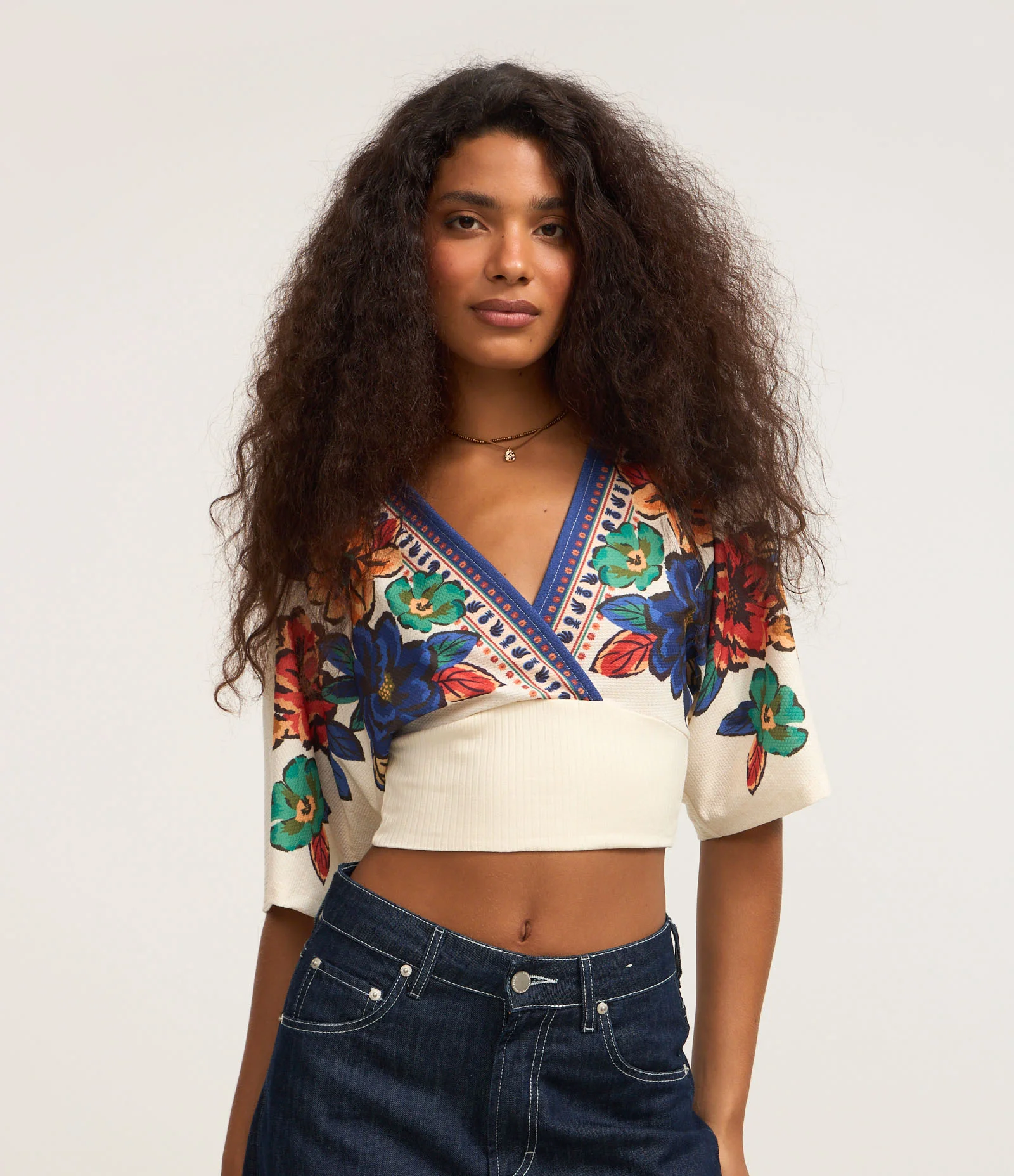 Blusa Cropped Texturizada com Estampa Floral Off White 1