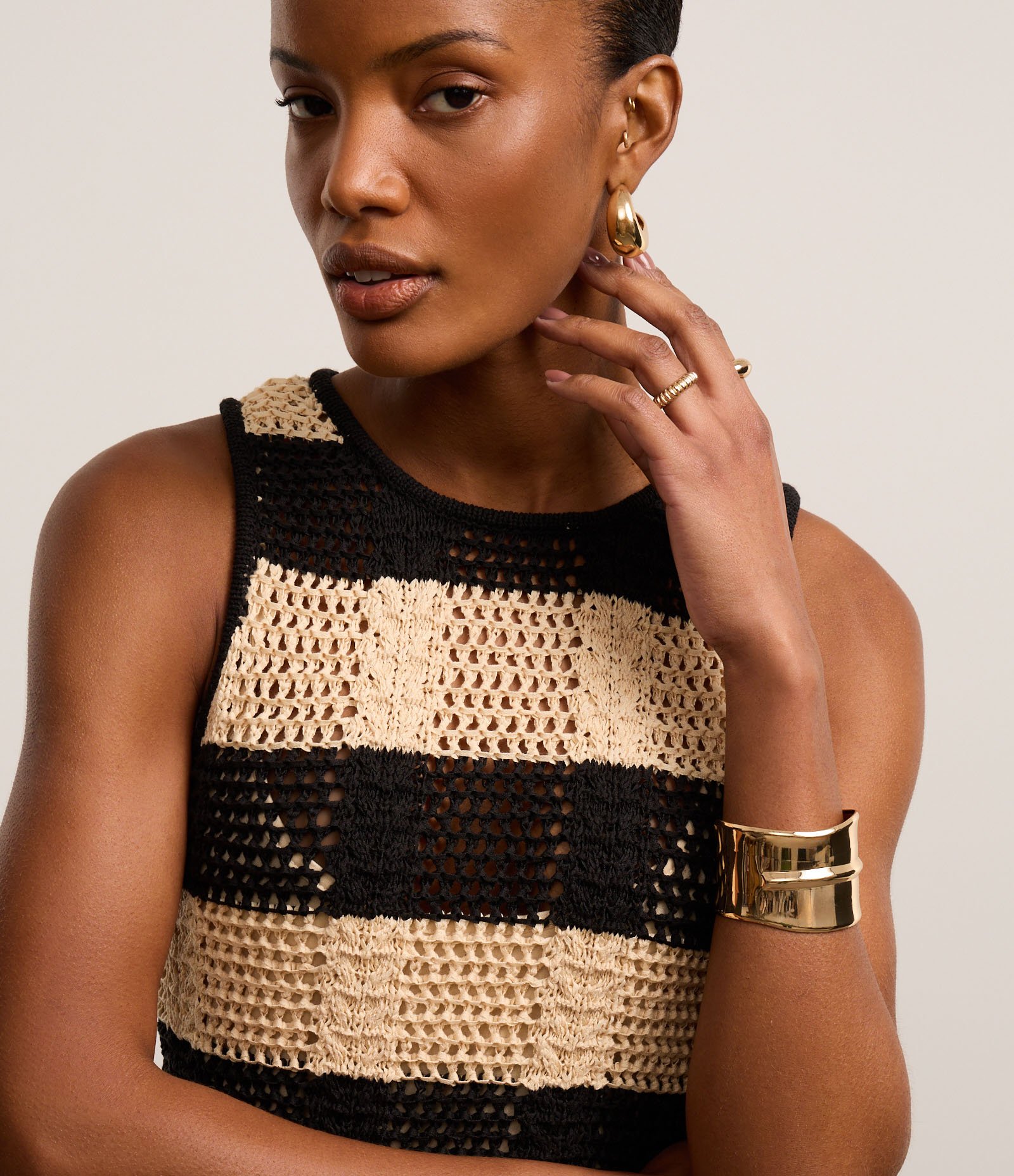 Vestido Longo Listrado em Tricô com Efeito Crochê e Franjas Preto 3