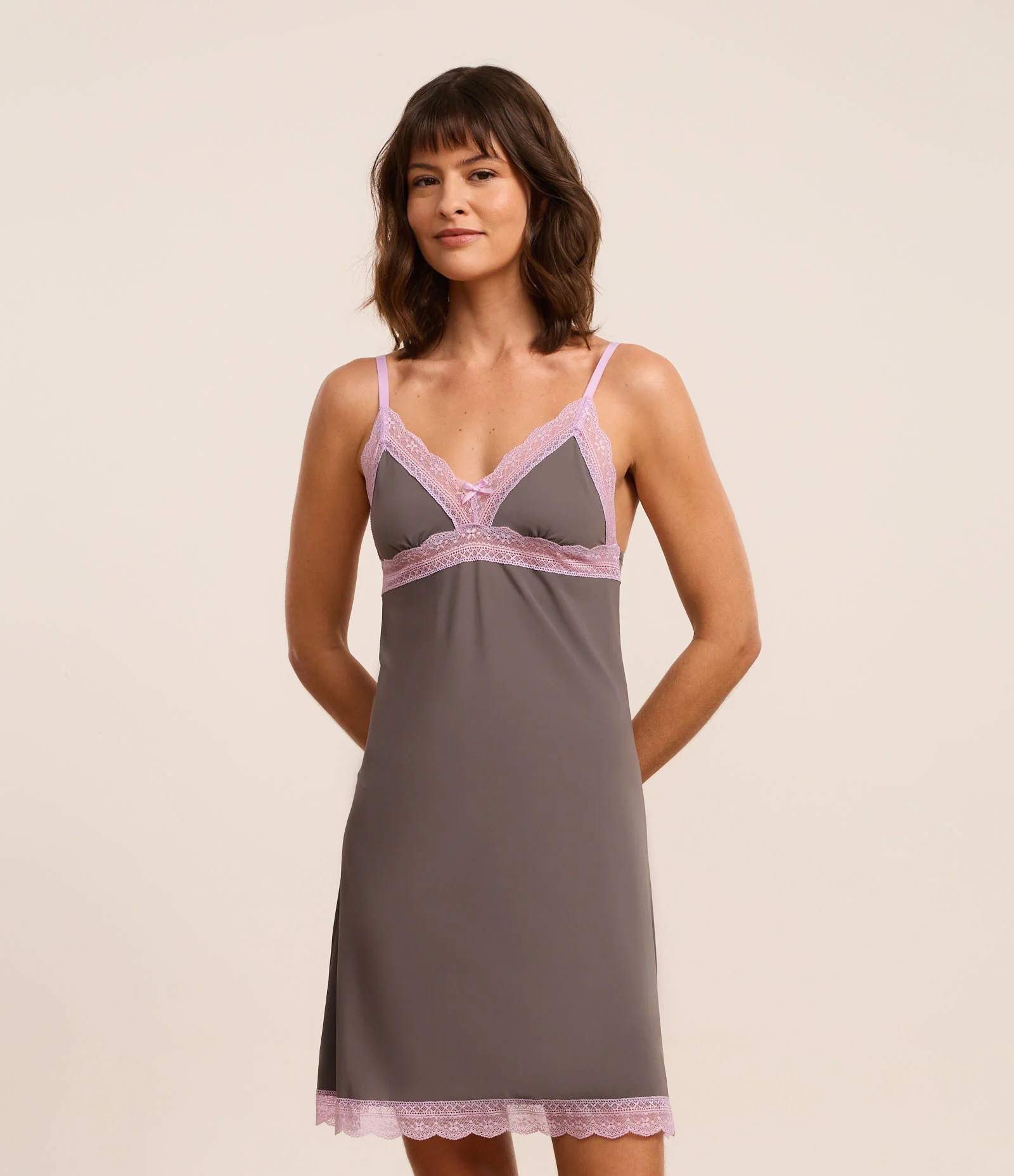 Camisola Curta em Microfibra com Renda Contrastante e Alcinhas Cinza 2