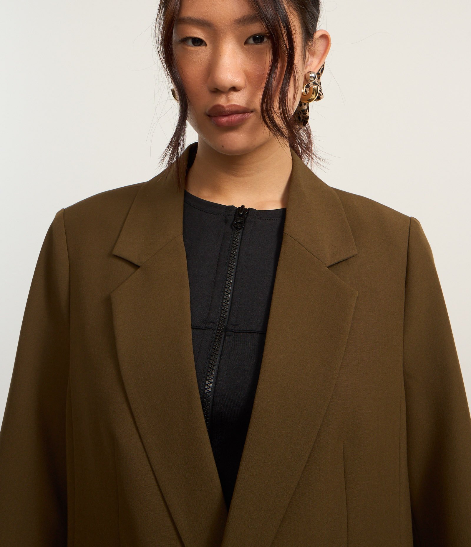 Blazer Oversized em Alfaiataria com Dois Botões Verde 3