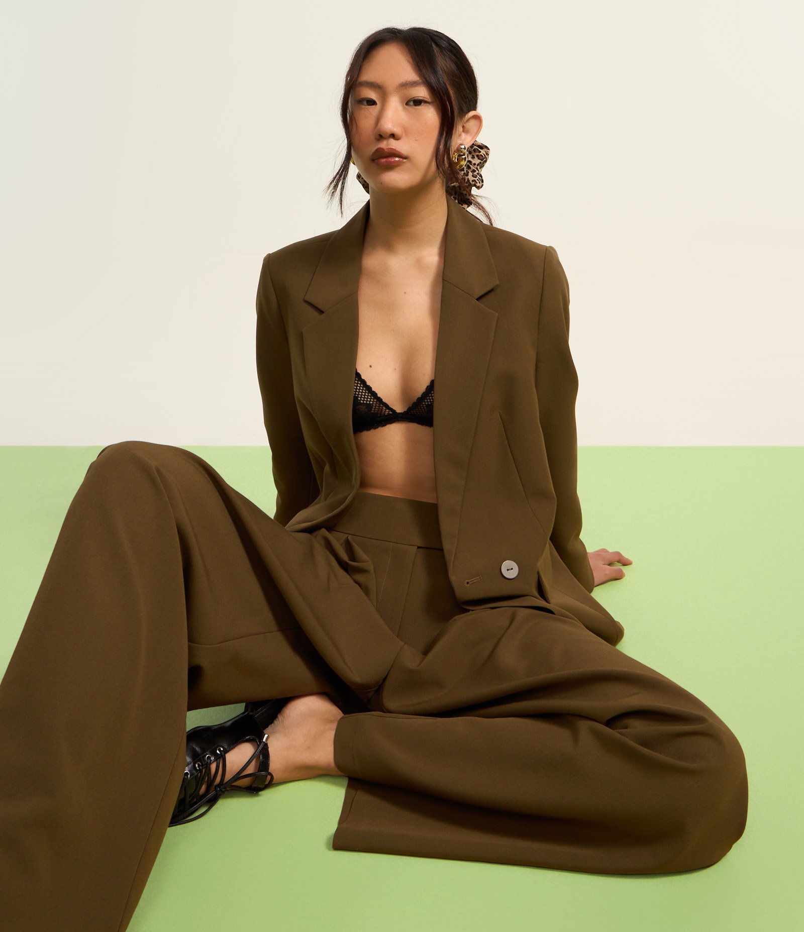 Blazer Oversized em Alfaiataria com Dois Botões Verde 7